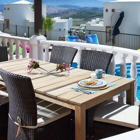 Bodrum Adabuku Flamingo فيلة *